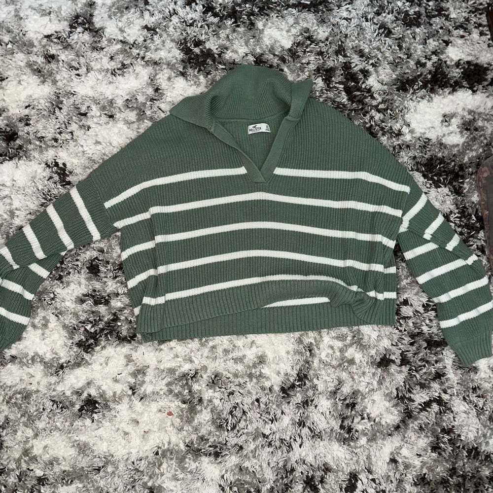 Green and white striped over sized sweater (XL)